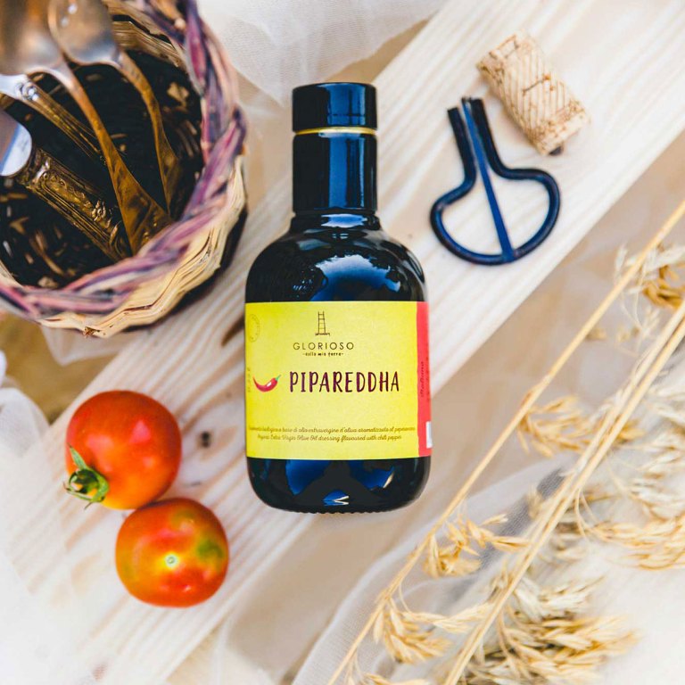 PIPAREDDHA – Olio al Peperoncino Biologico – Bottiglia 0,25 L